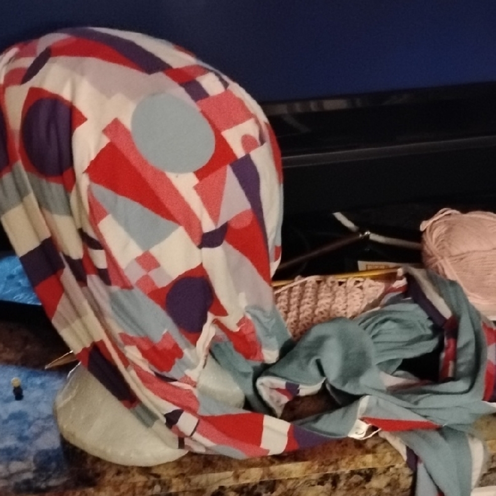 Colorful Patterned Headscarf - Picture 5 of 9